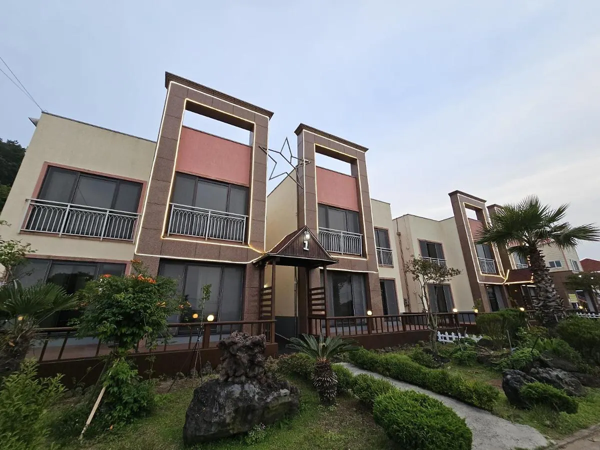 Red Castle Pension Jeju 0*,