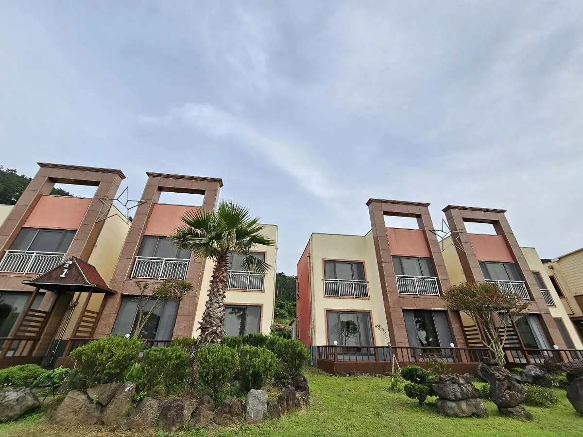 Red Castle Pension Jeju Country house