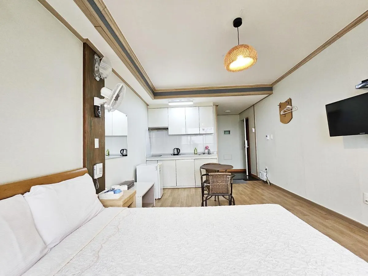Country house Red Castle Pension Jeju