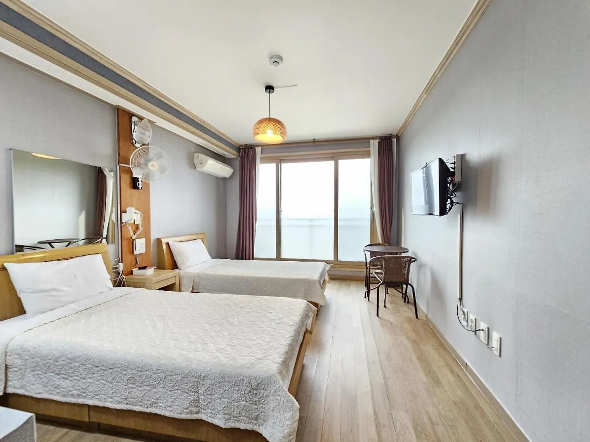 Country house Red Castle Pension Jeju