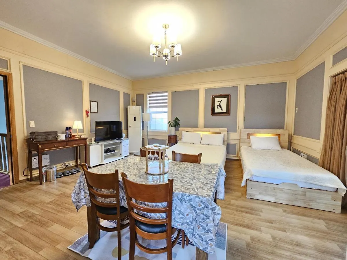 Country house Red Castle Pension Jeju