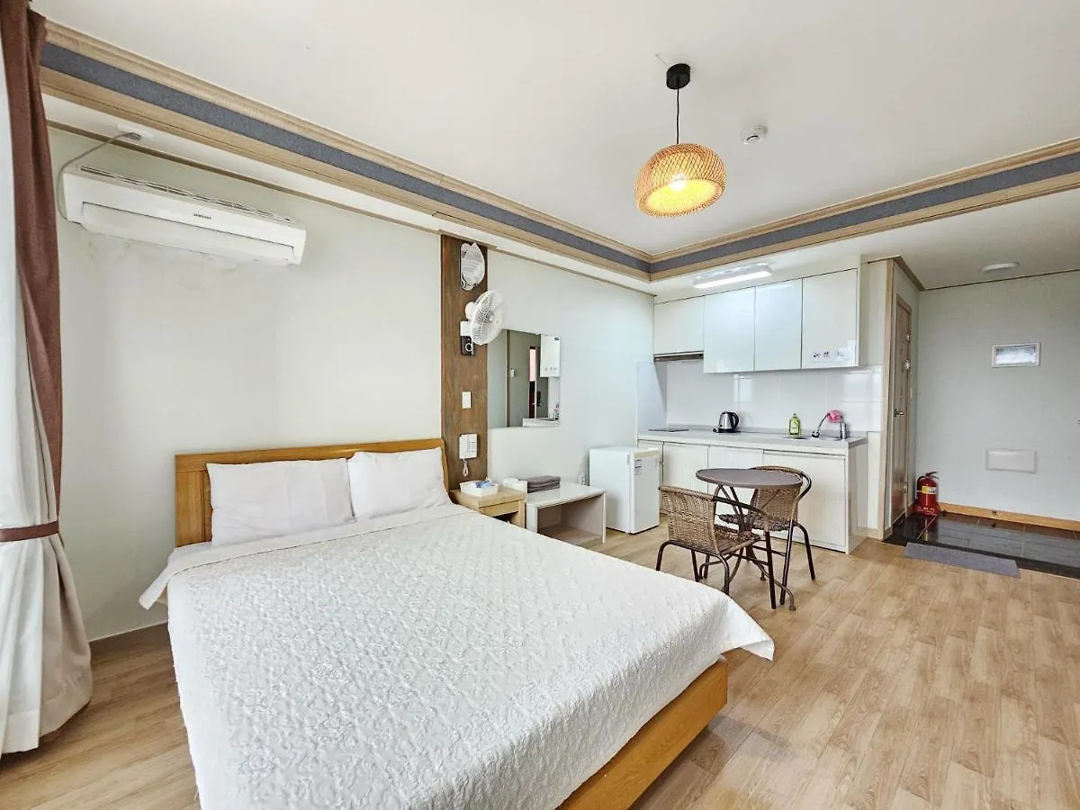 Country house Red Castle Pension Jeju