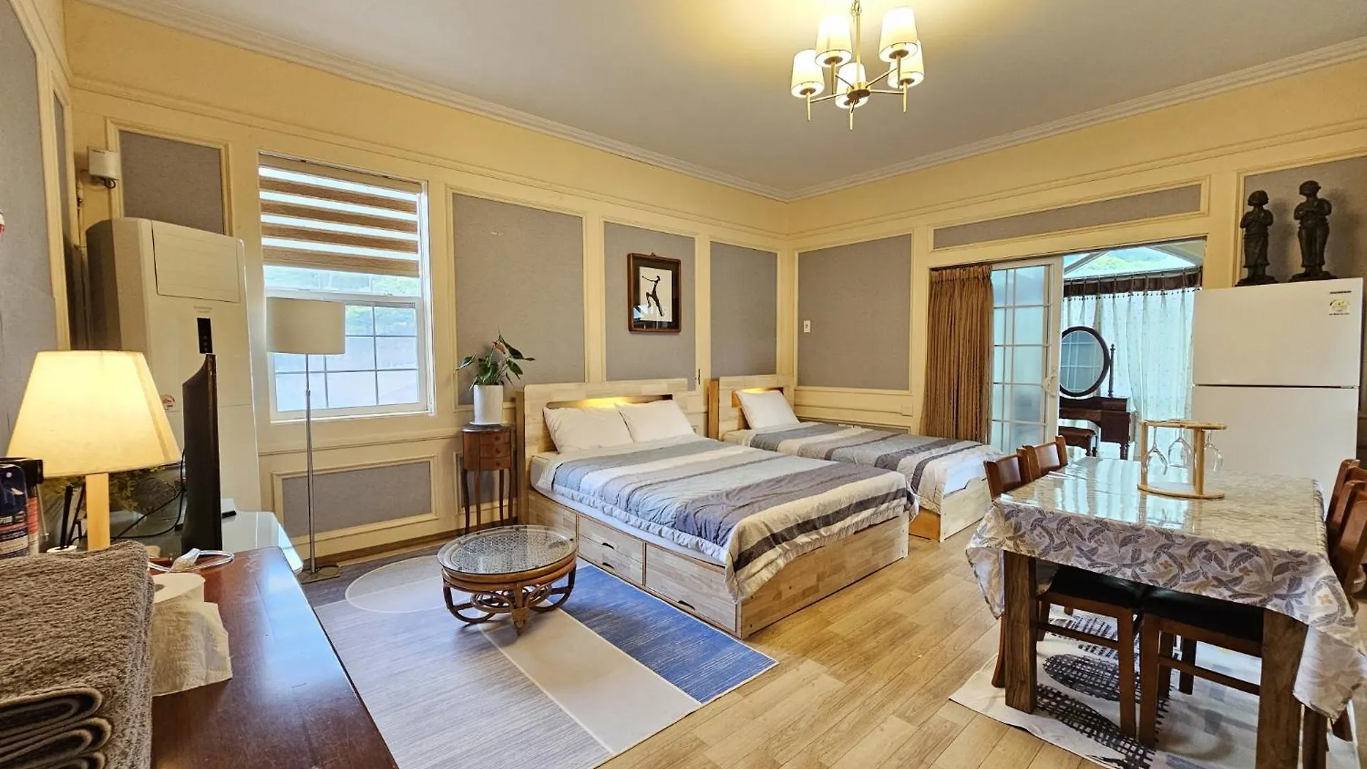 Red Castle Pension Jeju Country house
