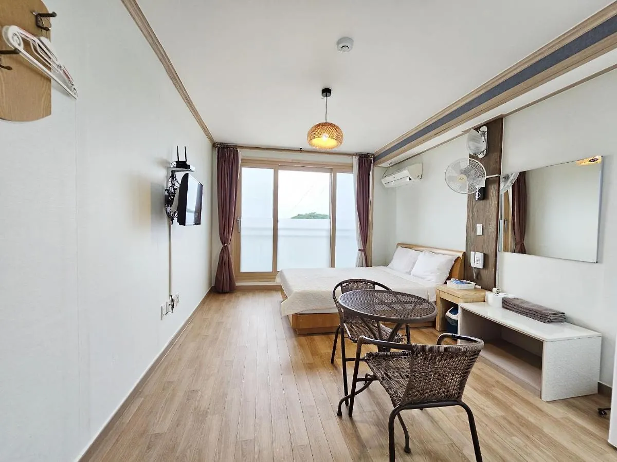 Red Castle Pension Čedžu Venkovský dům