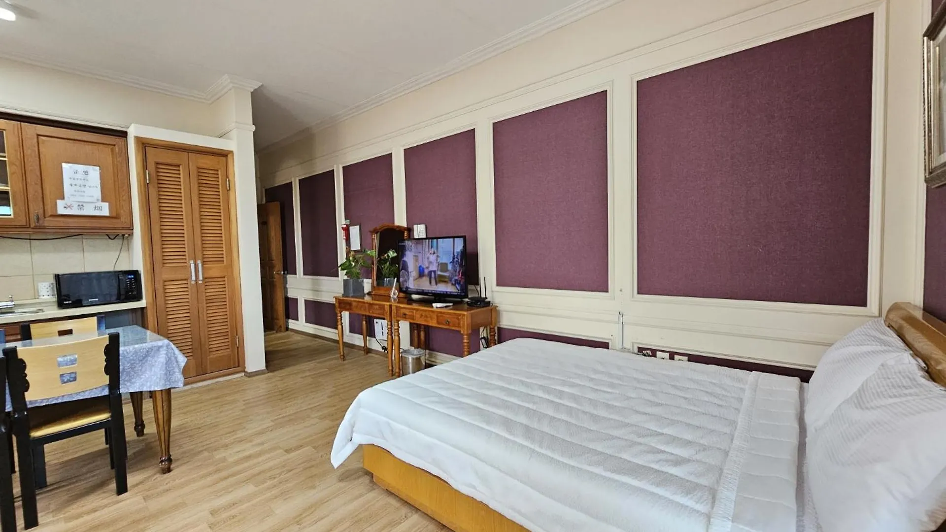 Venkovský dům Red Castle Pension Čedžu